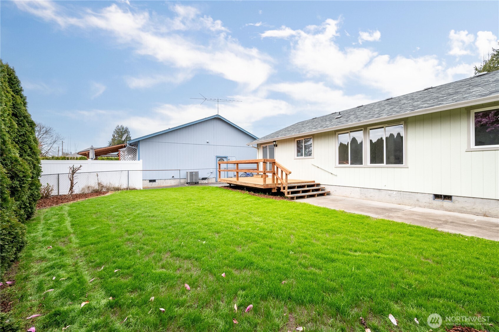 130 Dehning Drive , Woodland, WA 98674