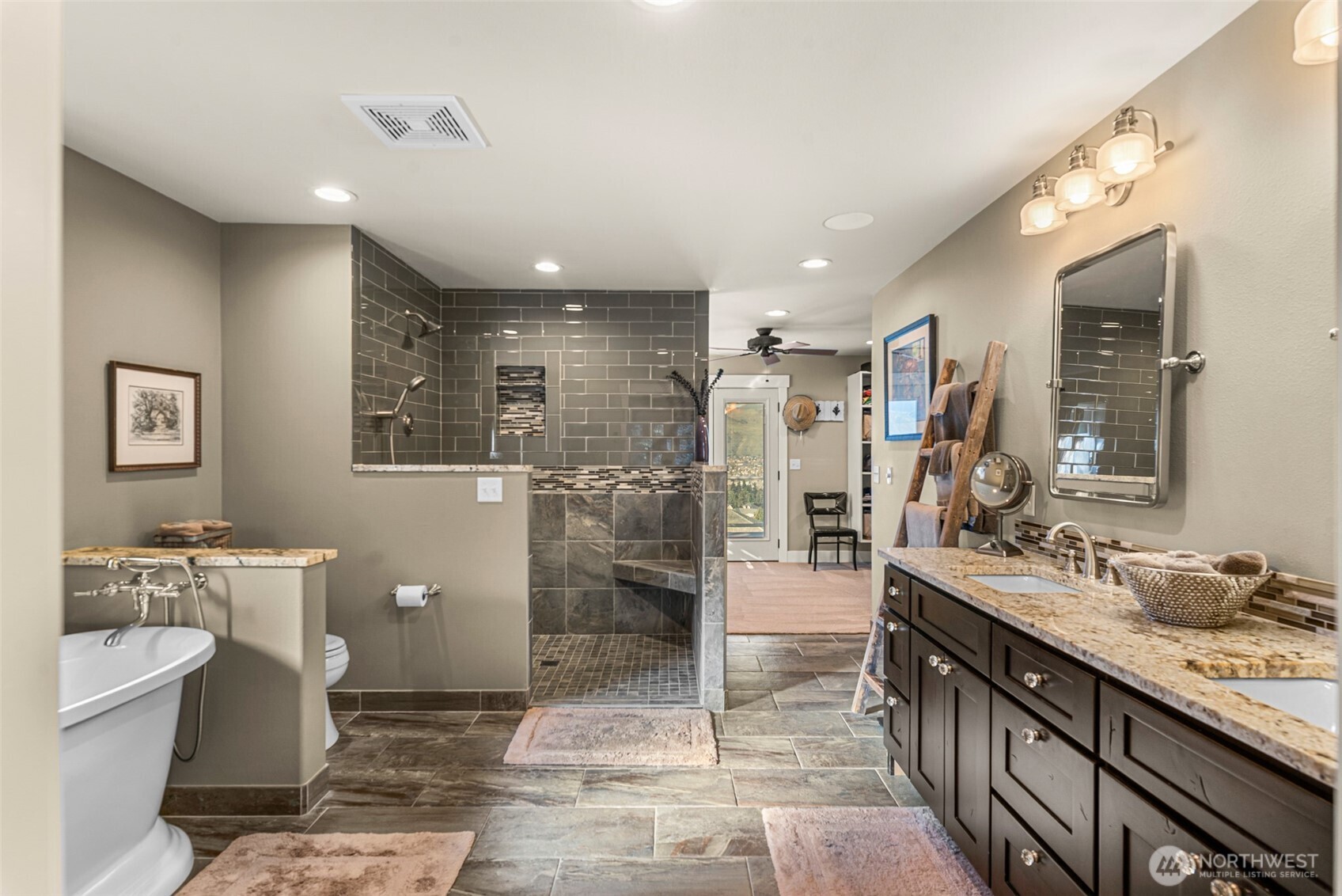 810 Briarwood Drive , East Wenatchee, WA 98802