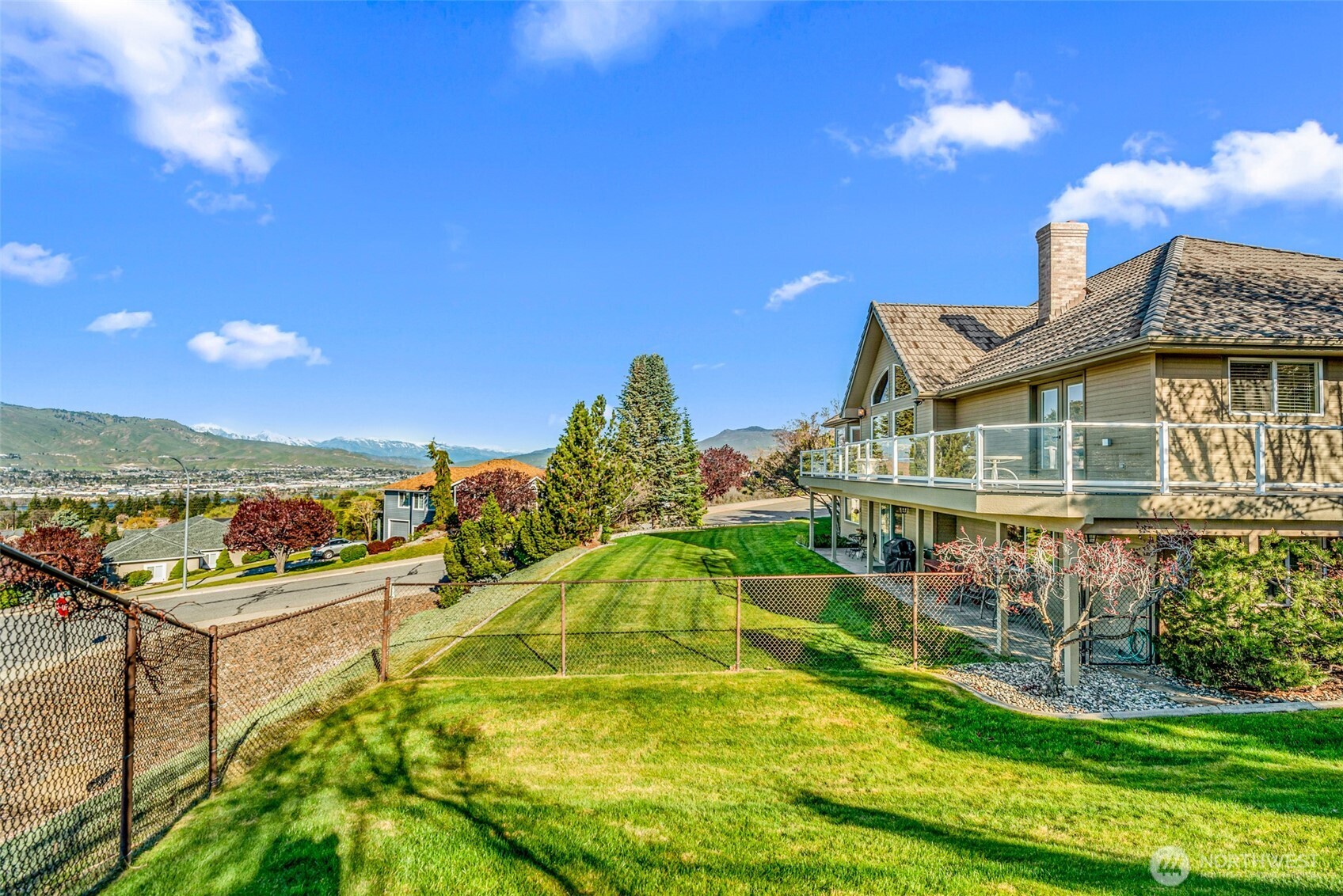 810 Briarwood Drive , East Wenatchee, WA 98802