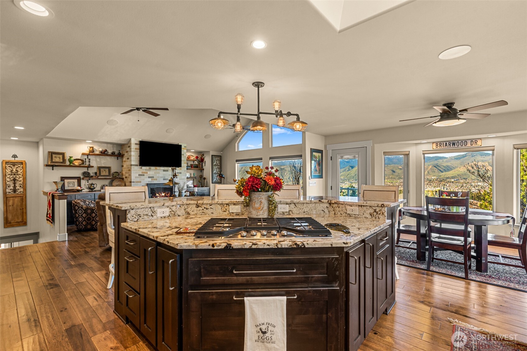 810 Briarwood Drive , East Wenatchee, WA 98802