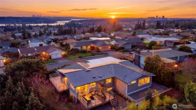 4502 134th Place SE, Bellevue, WA 98006 - Photo 2