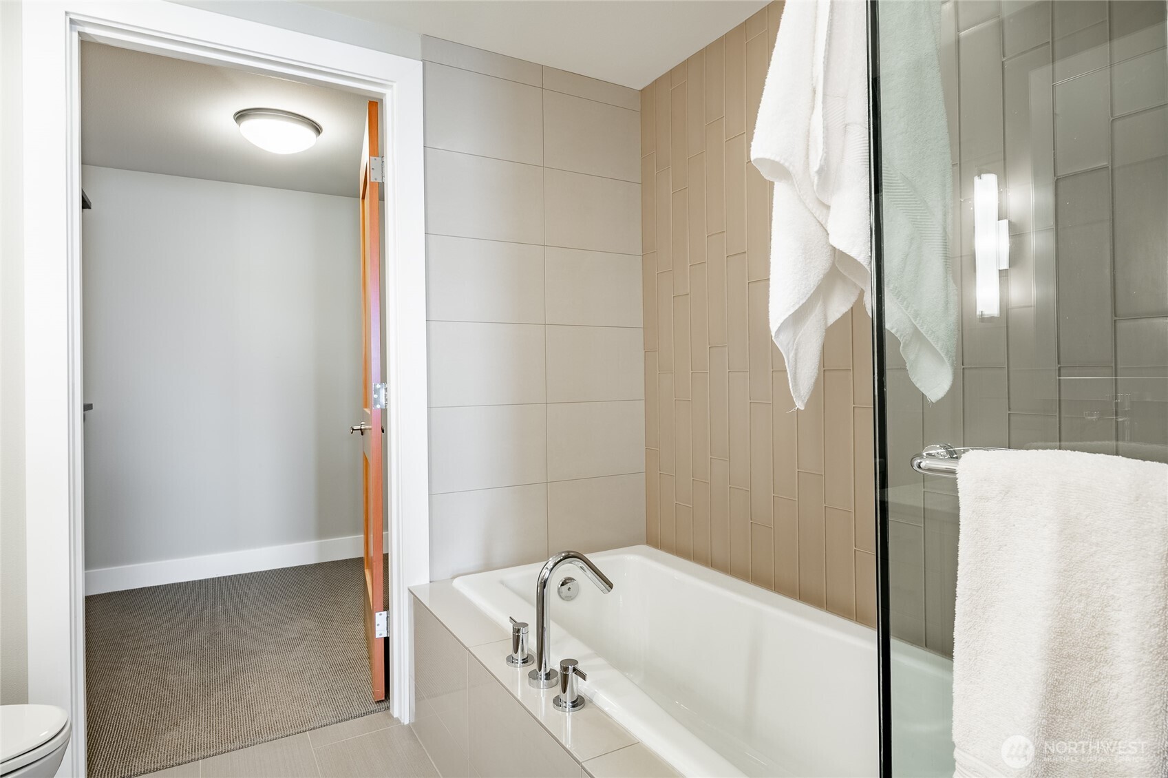 9535 Semiahmoo Parkway #B202, Blaine, WA 98230