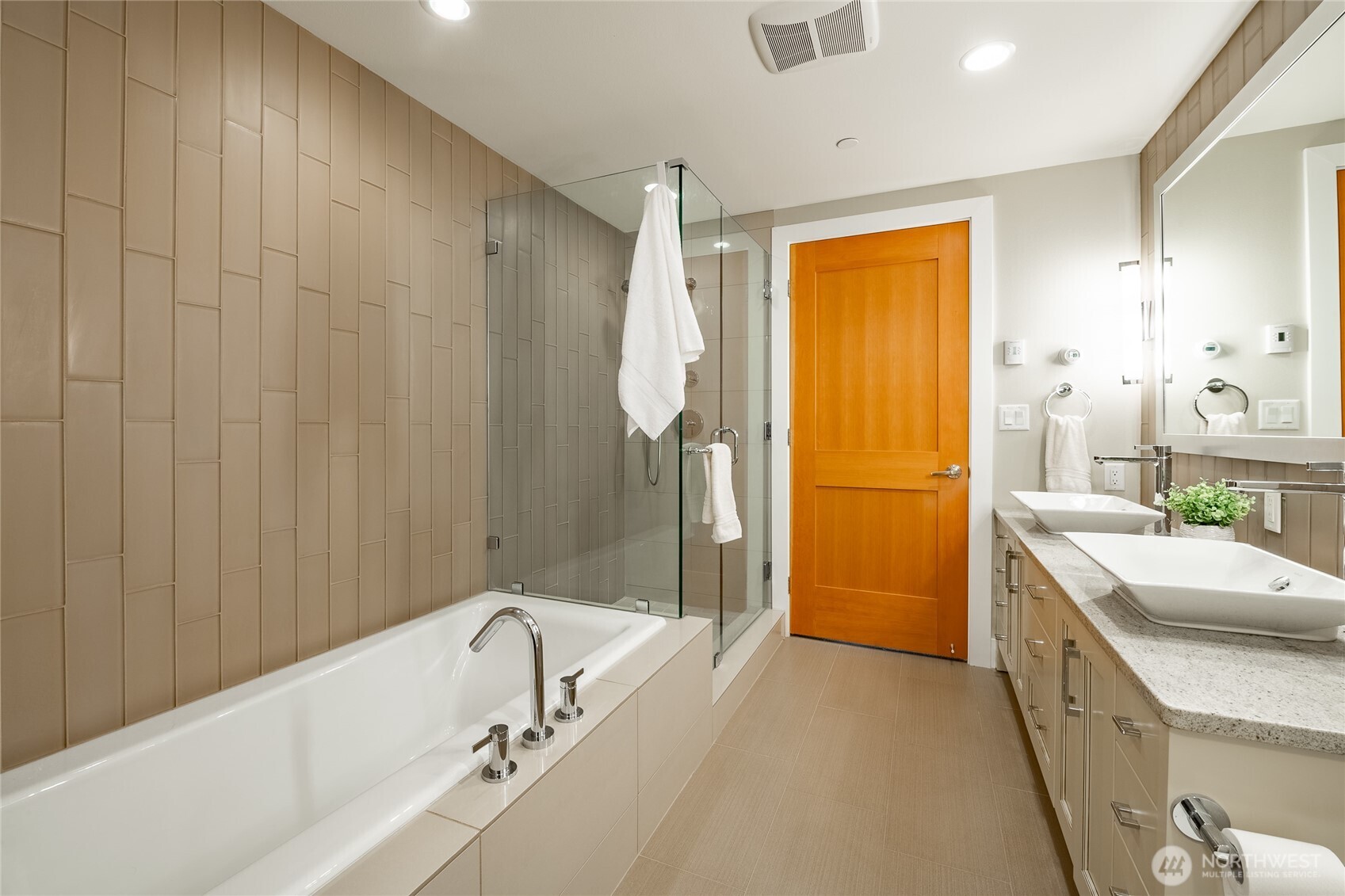 9535 Semiahmoo Parkway #B202, Blaine, WA 98230