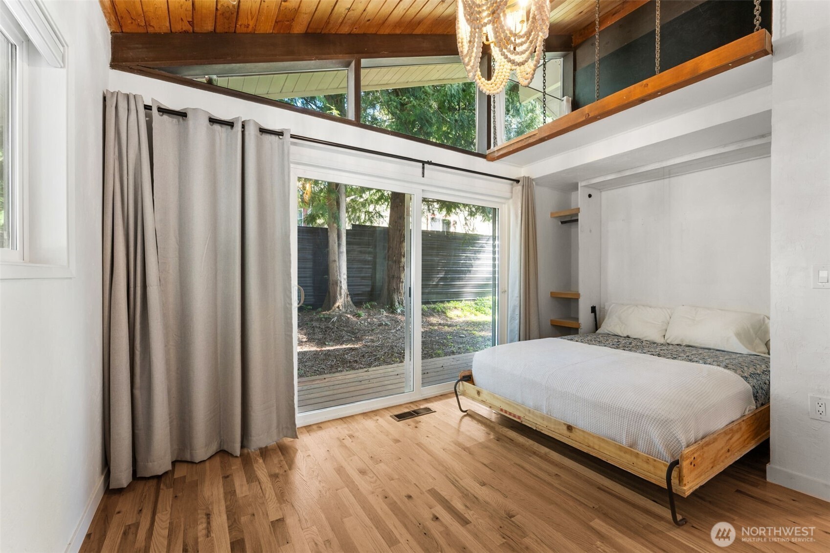 9832 Whitecap Drive NW, Olympia, WA 98502