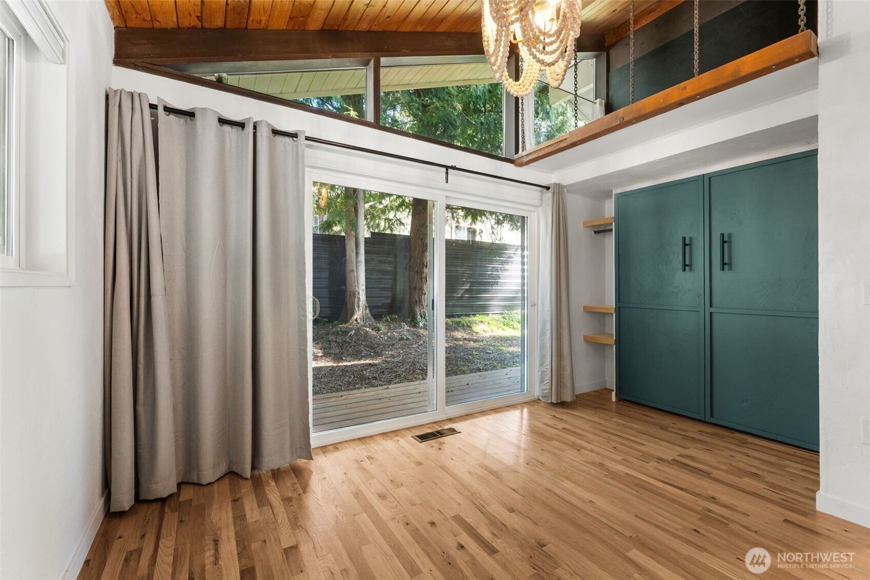 9832 Whitecap Drive NW, Olympia, WA 98502