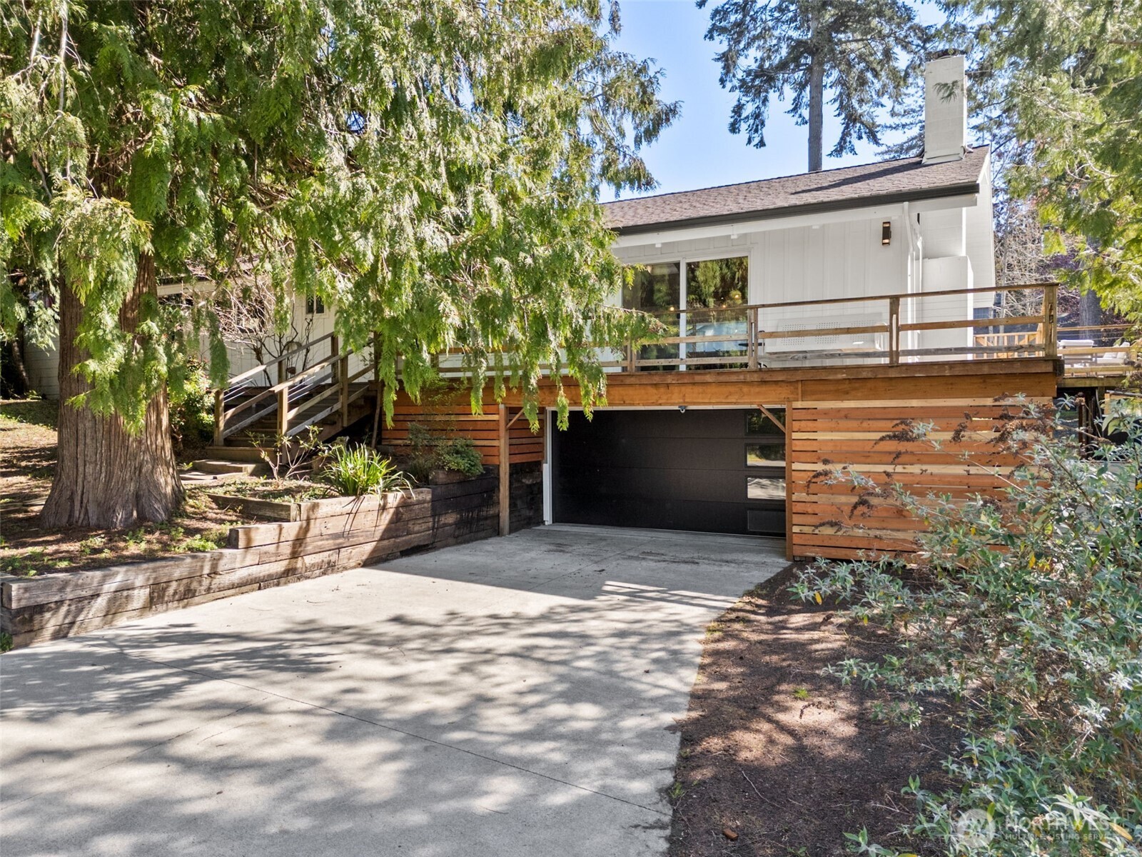 9832 Whitecap Drive NW, Olympia, WA 98502