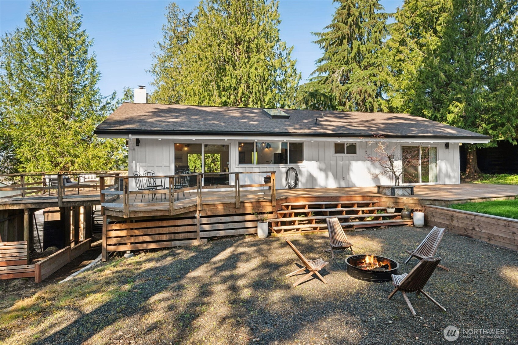 9832 Whitecap Drive NW, Olympia, WA 98502