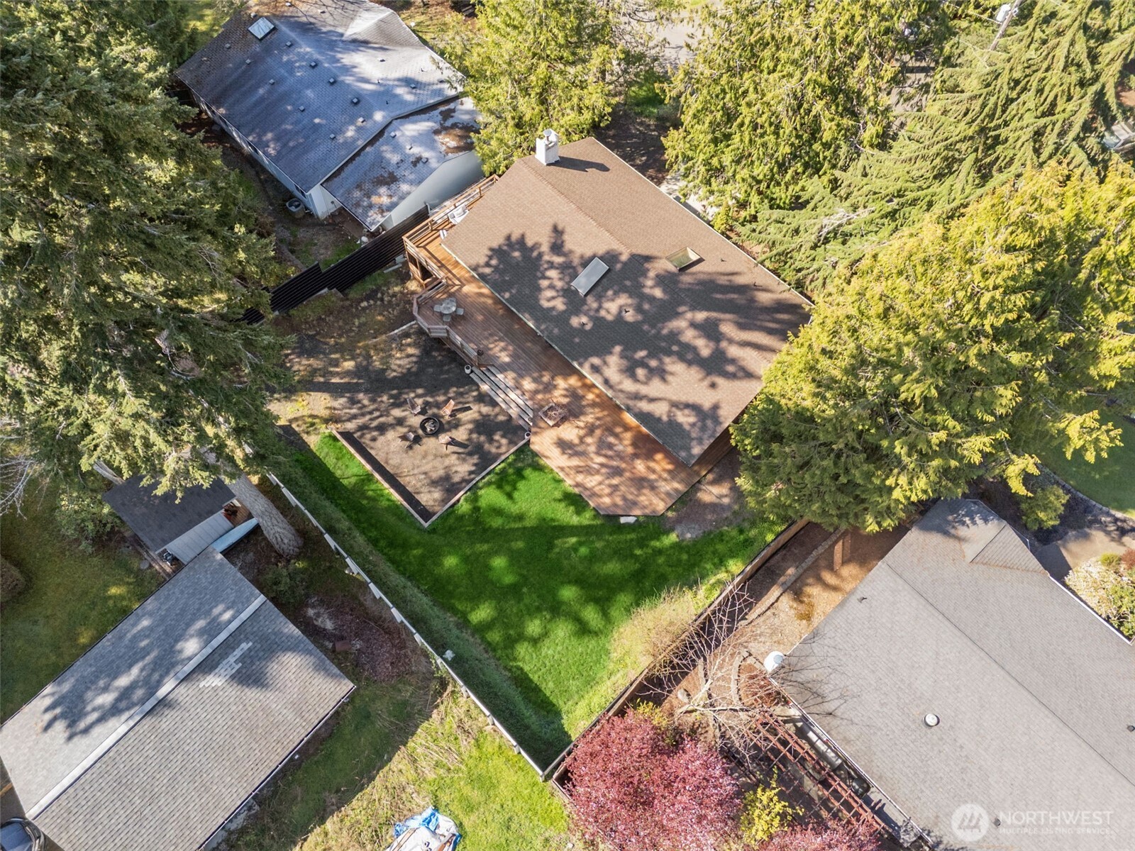 9832 Whitecap Drive NW, Olympia, WA 98502