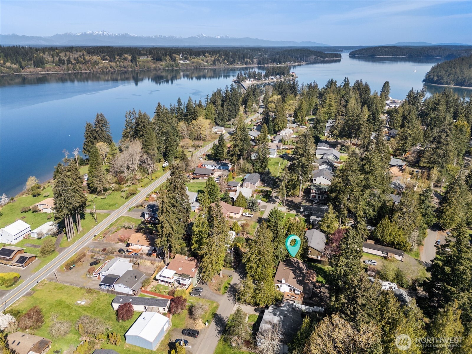 9832 Whitecap Drive NW, Olympia, WA 98502