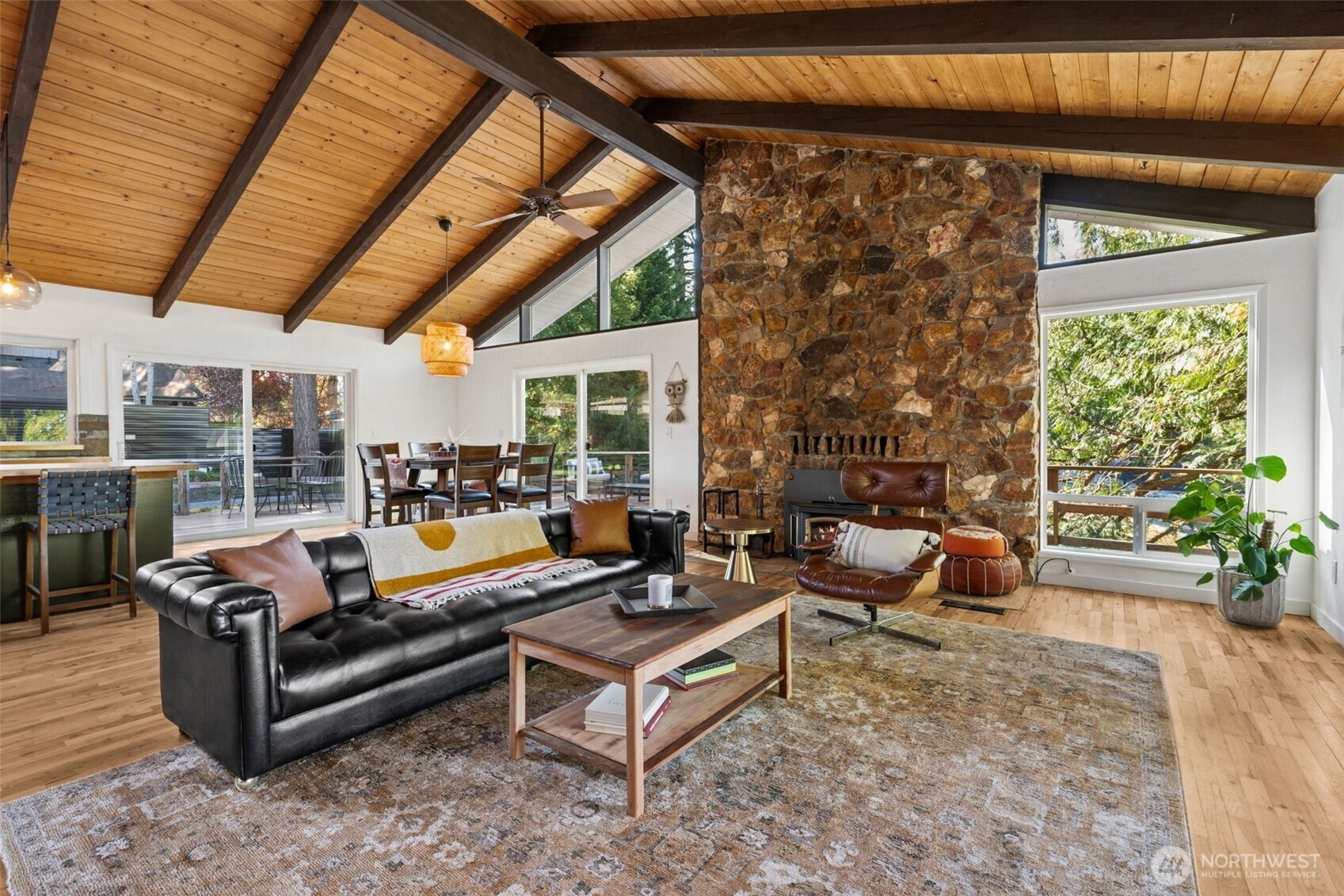 9832 Whitecap Drive NW, Olympia, WA 98502