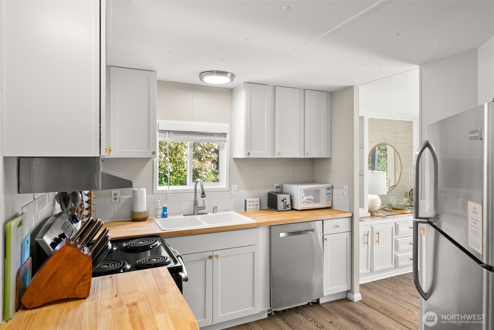 40 N Canal View Road , Hoodsport, WA 98548