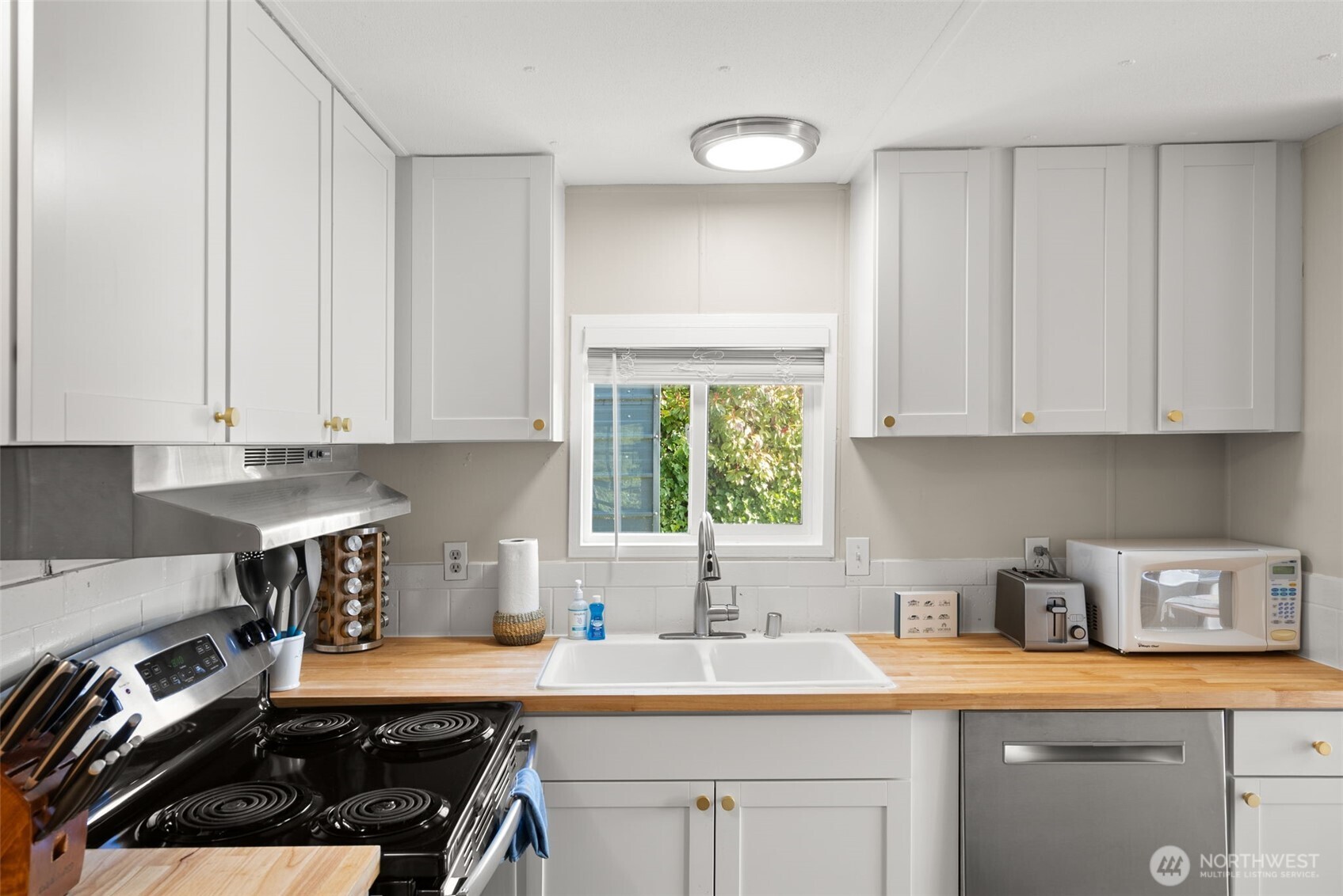 40 N Canal View Road , Hoodsport, WA 98548