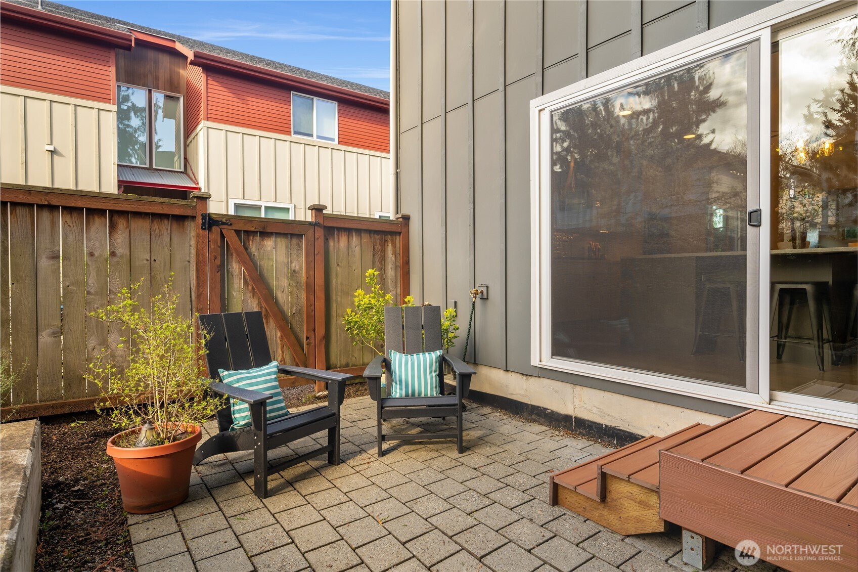 10317 Sand Point Way NE, Seattle, WA 98125