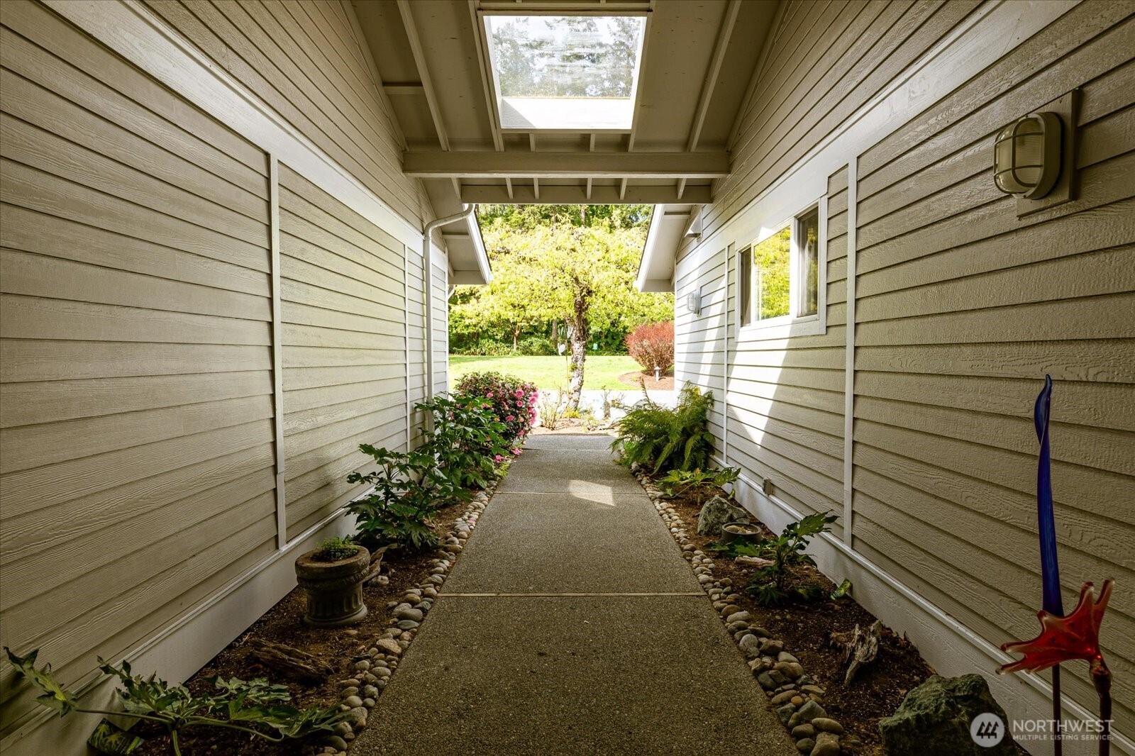 2418 James Place #402, Langley, WA 98260