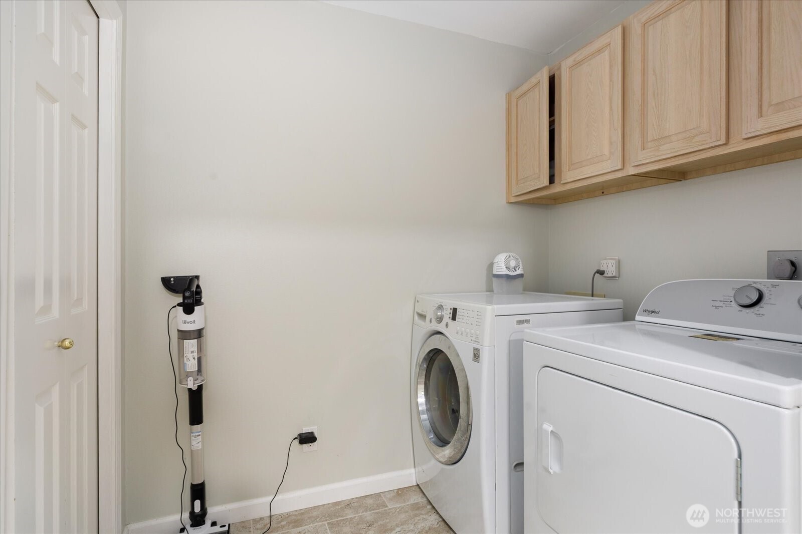 2418 James Place #402, Langley, WA 98260