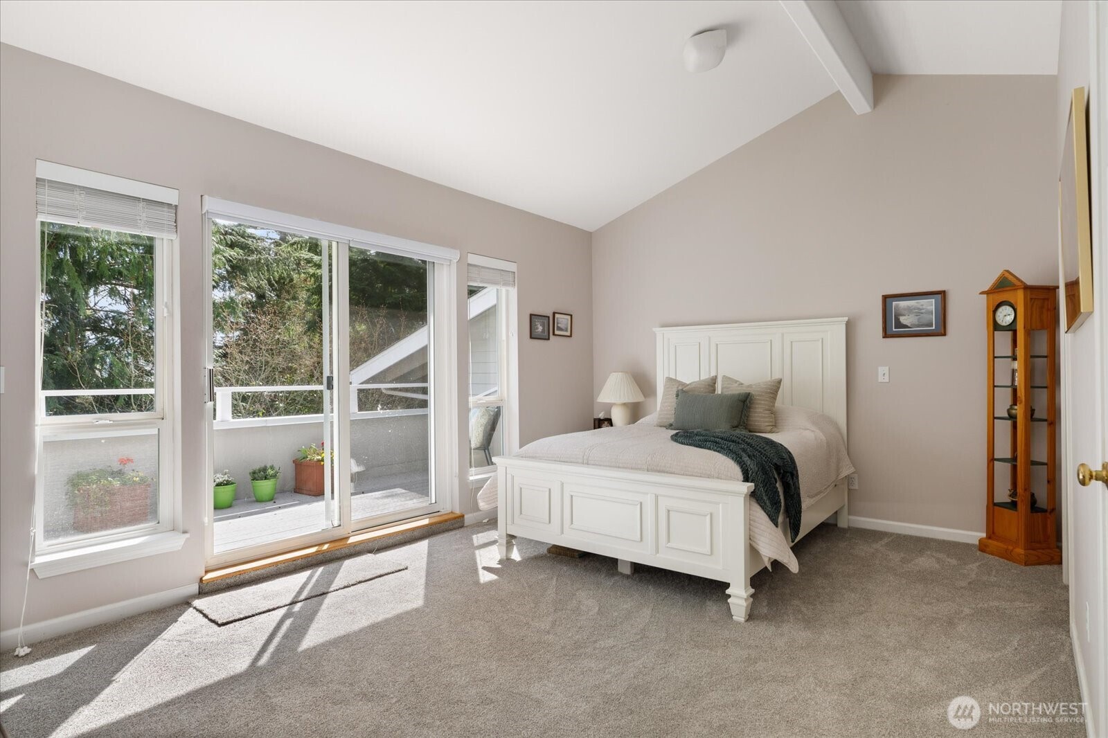 2418 James Place #402, Langley, WA 98260