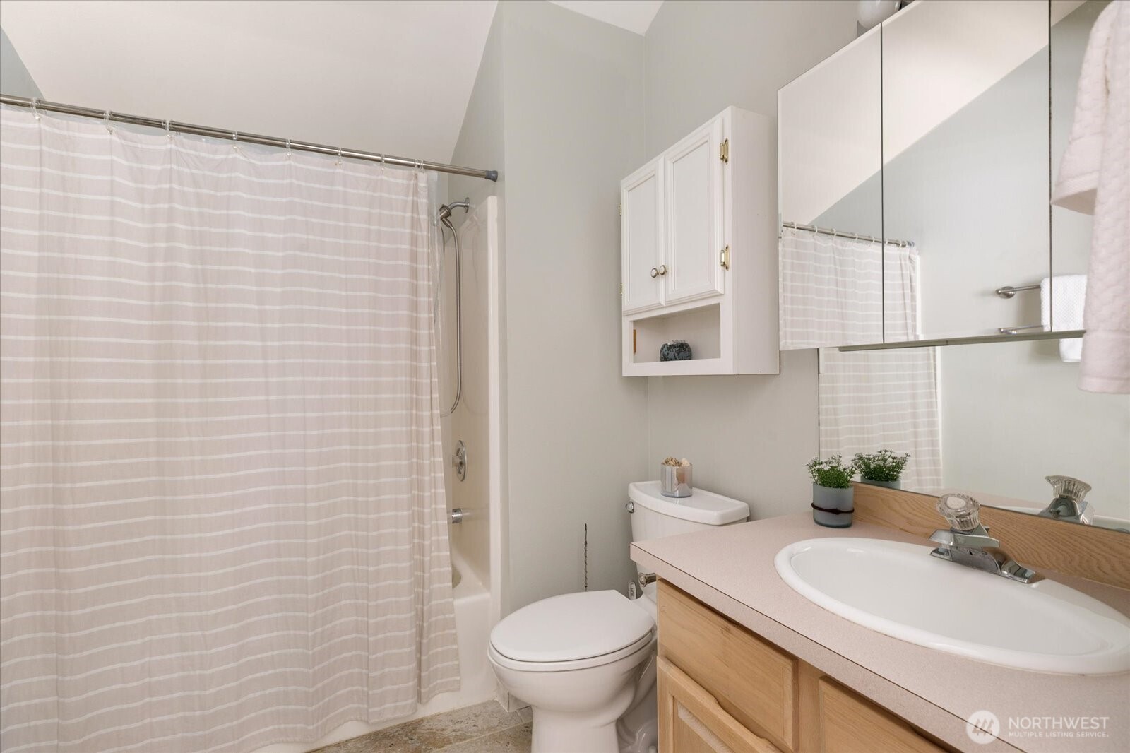 2418 James Place #402, Langley, WA 98260