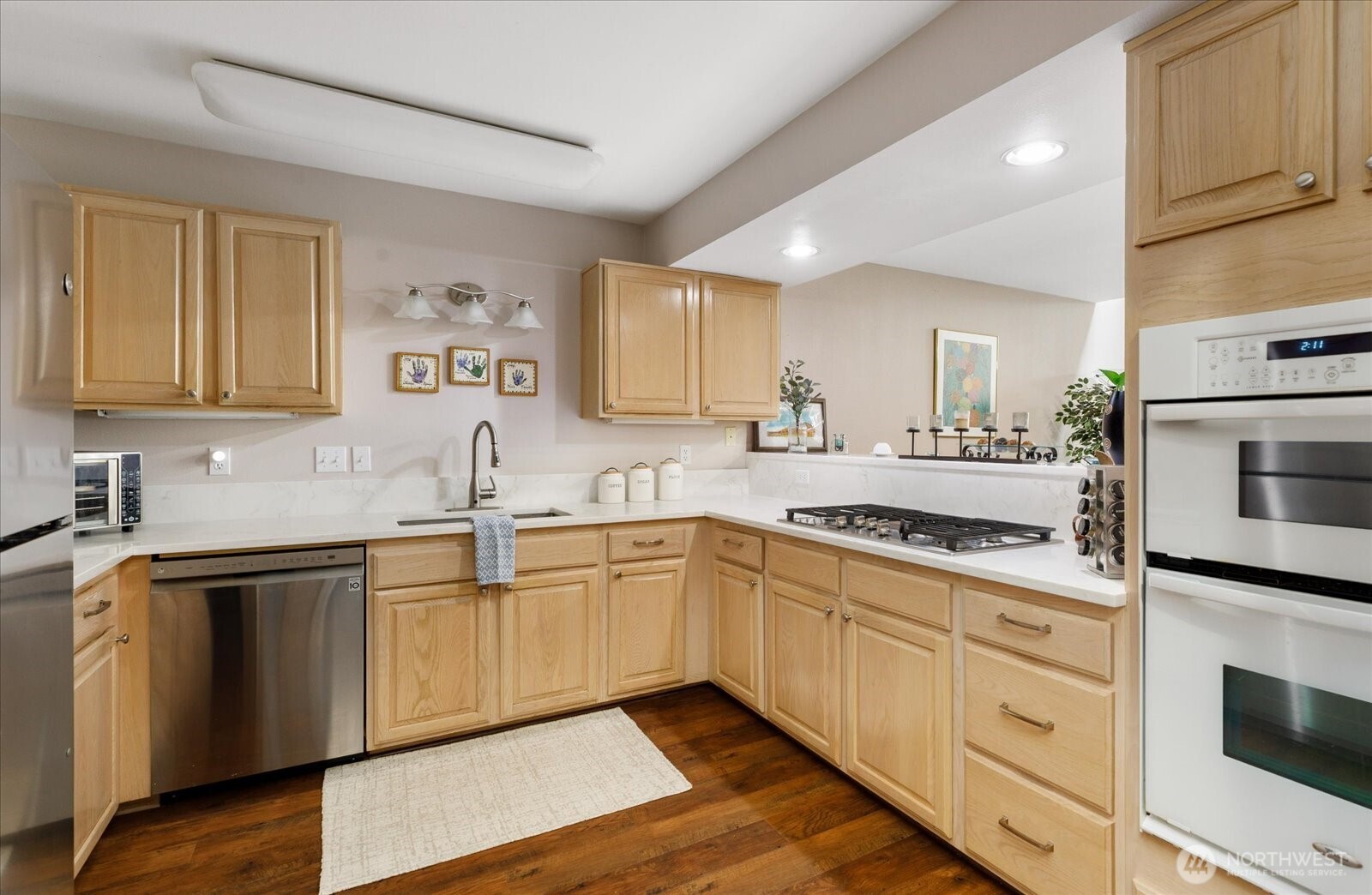 2418 James Place #402, Langley, WA 98260