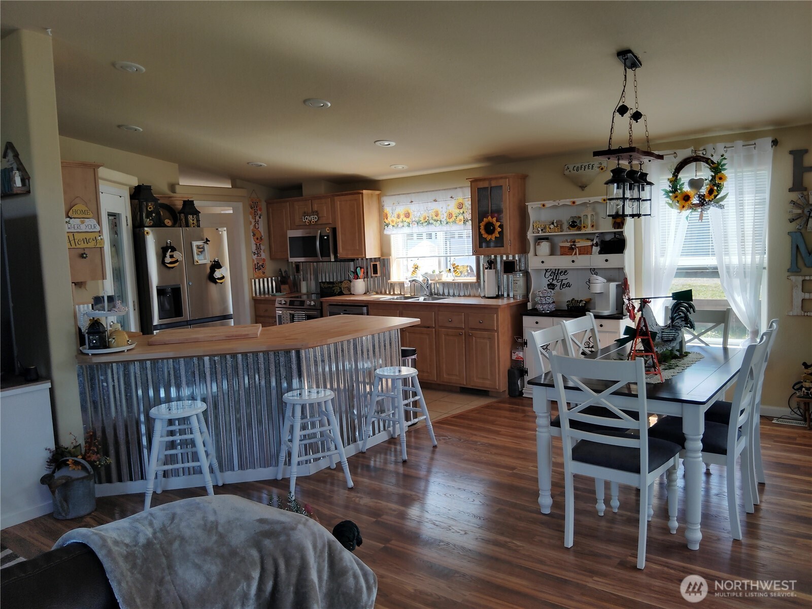 526 Sand Dune Avenue SW, Ocean Shores, WA 98569