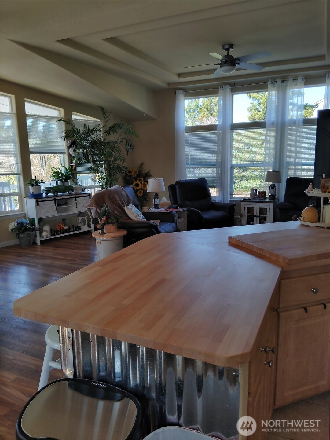 526 Sand Dune Avenue SW, Ocean Shores, WA 98569