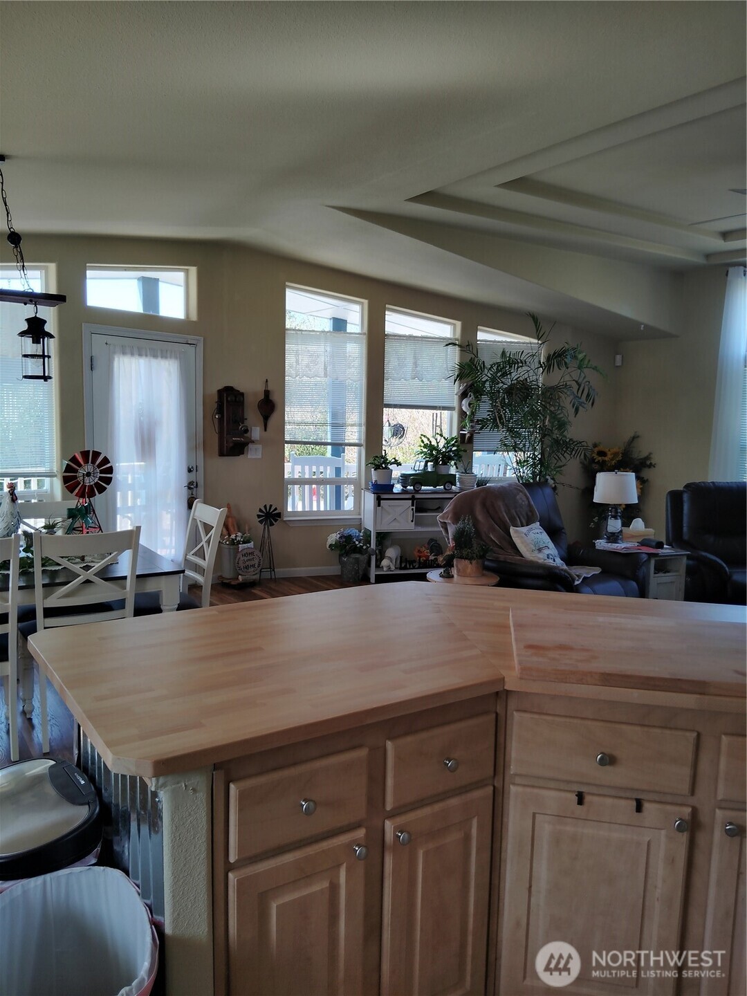 526 Sand Dune Avenue SW, Ocean Shores, WA 98569