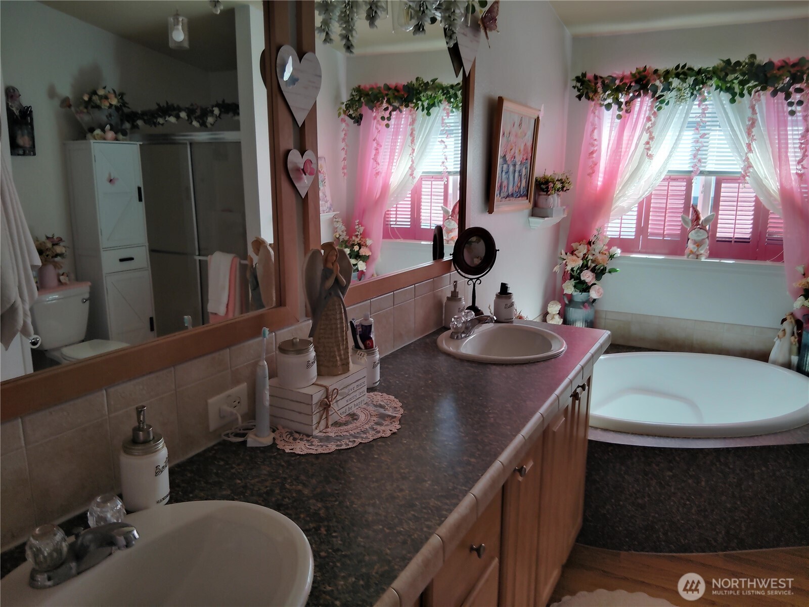 526 Sand Dune Avenue SW, Ocean Shores, WA 98569