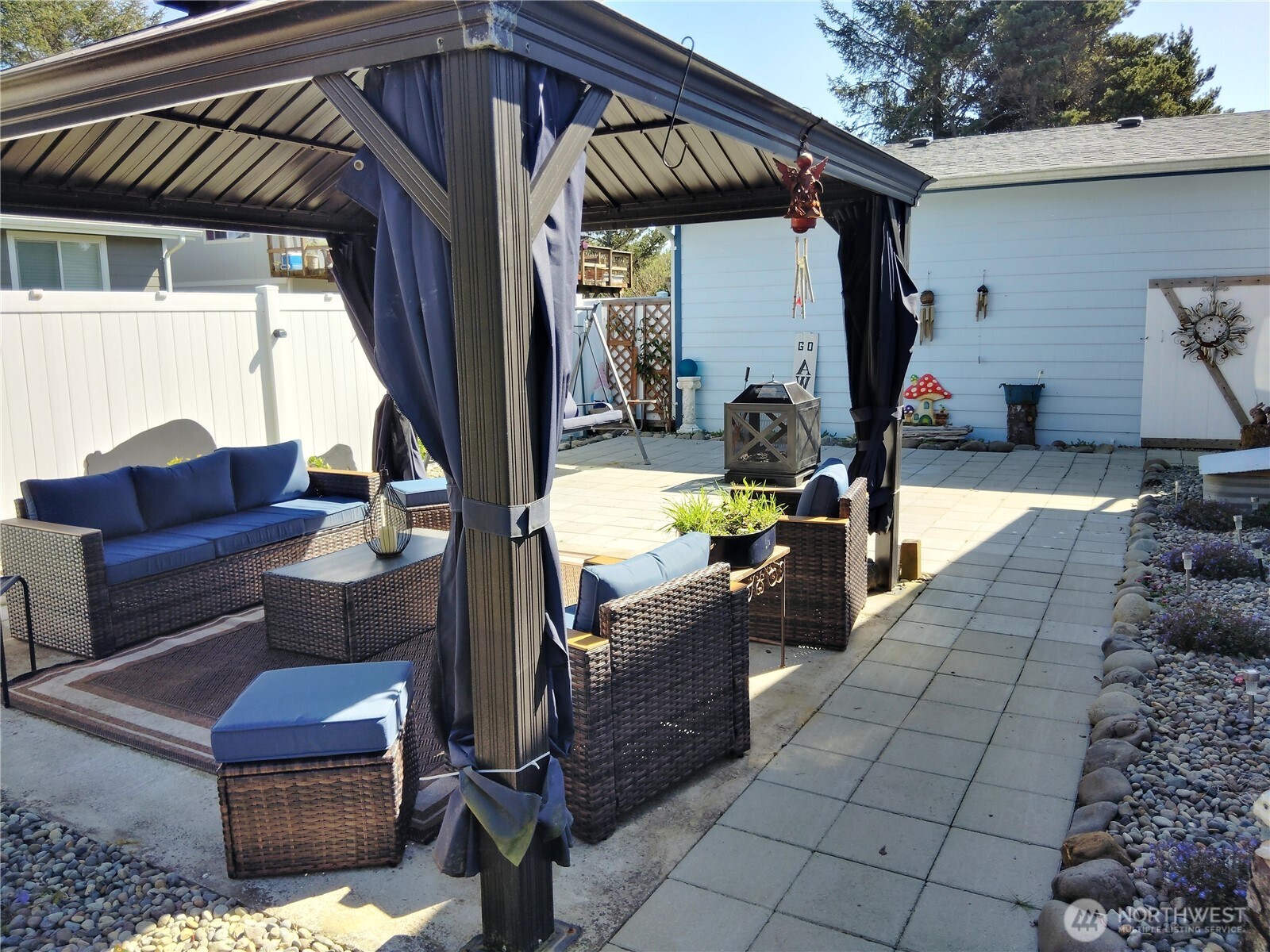 526 Sand Dune Avenue SW, Ocean Shores, WA 98569