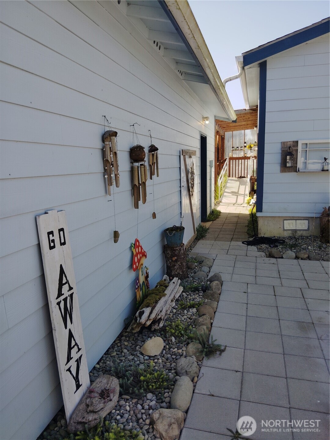 526 Sand Dune Avenue SW, Ocean Shores, WA 98569