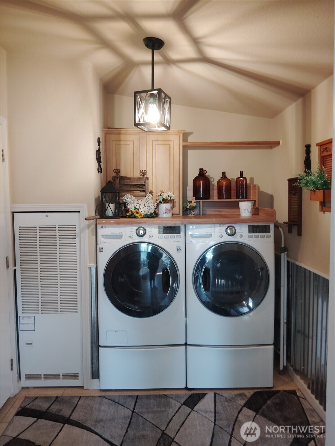 526 Sand Dune Avenue SW, Ocean Shores, WA 98569