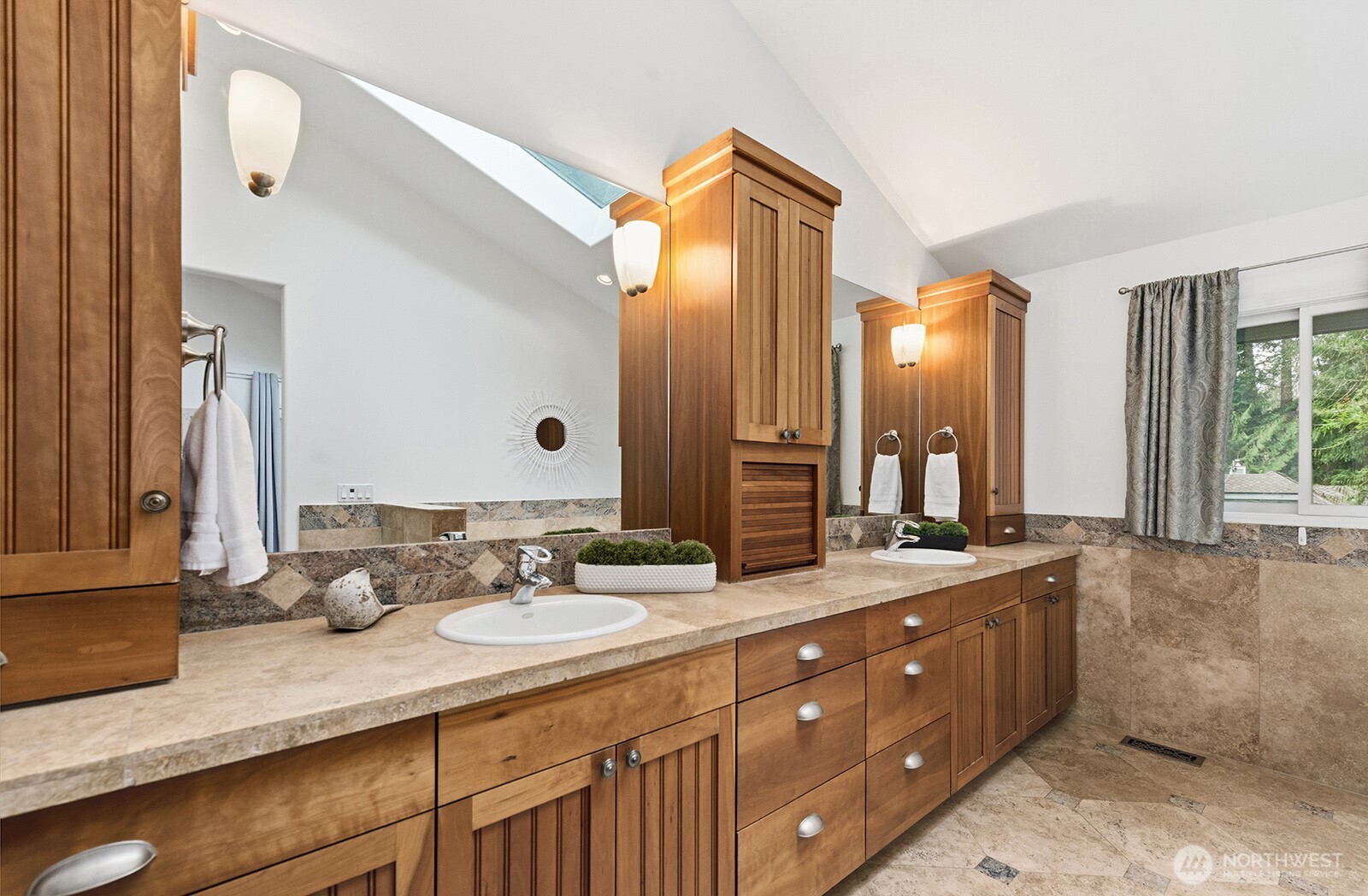 3820 E Ames Lake Drive NE, Redmond, WA 98053