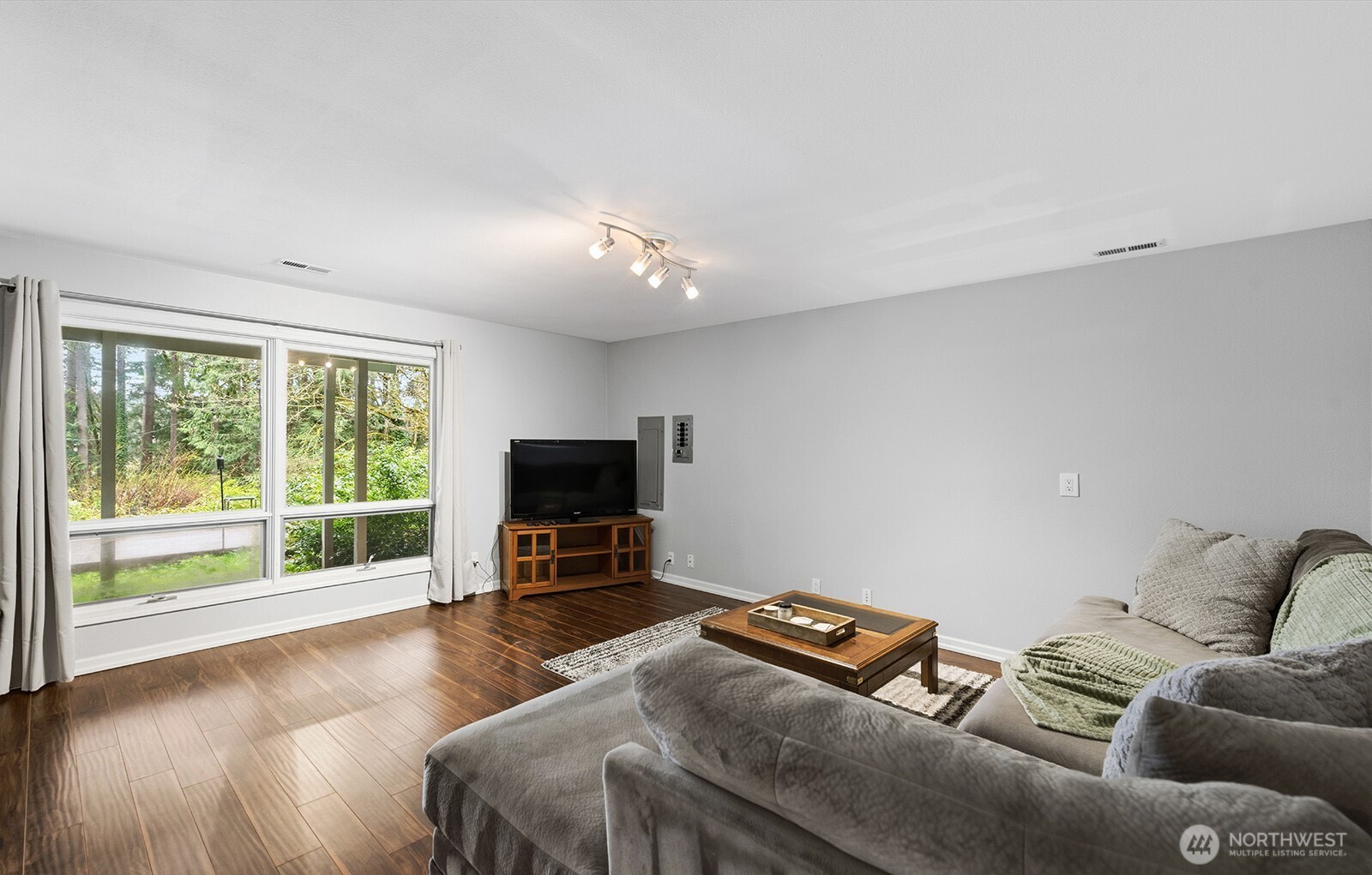 3820 E Ames Lake Drive NE, Redmond, WA 98053