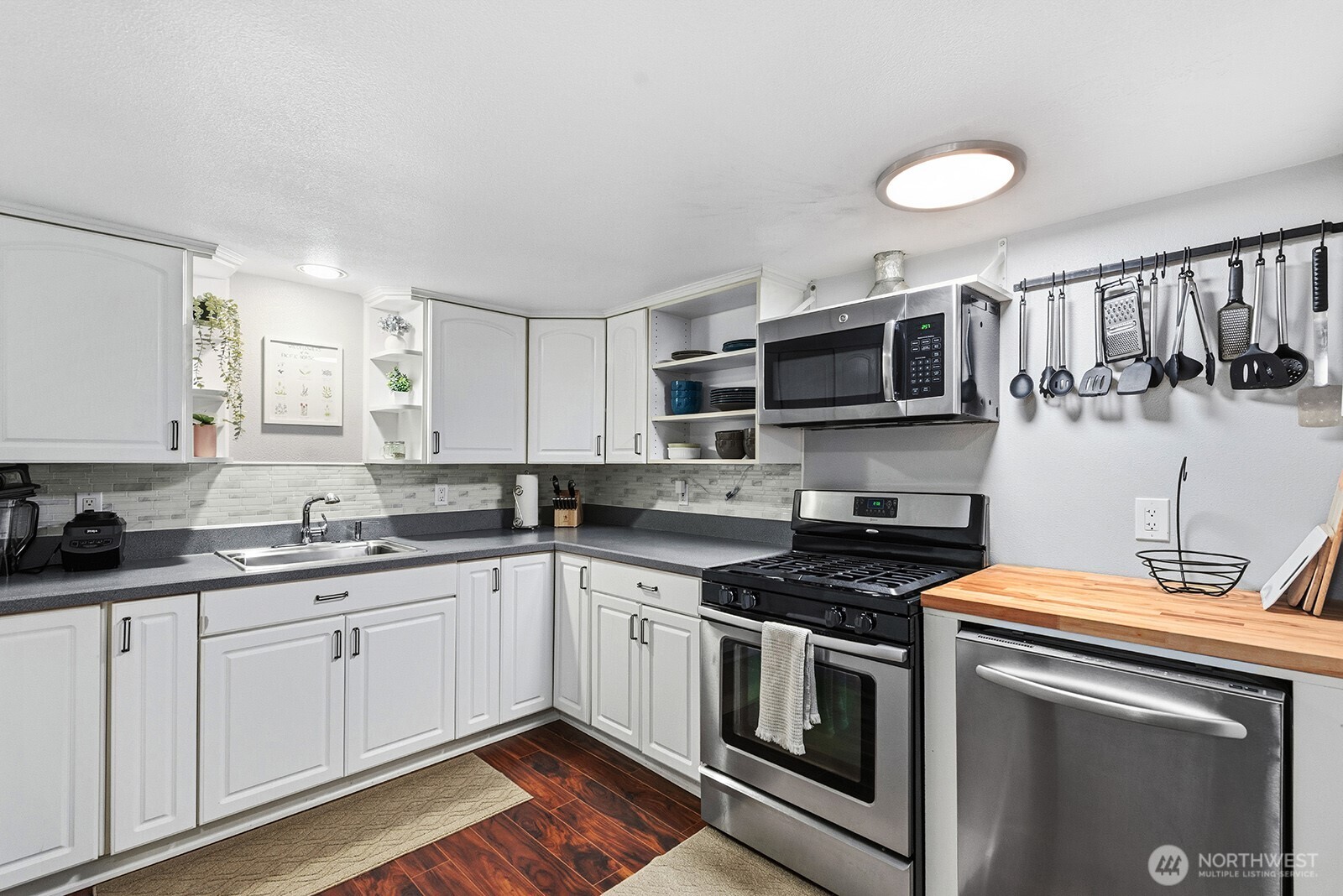 3820 E Ames Lake Drive NE, Redmond, WA 98053