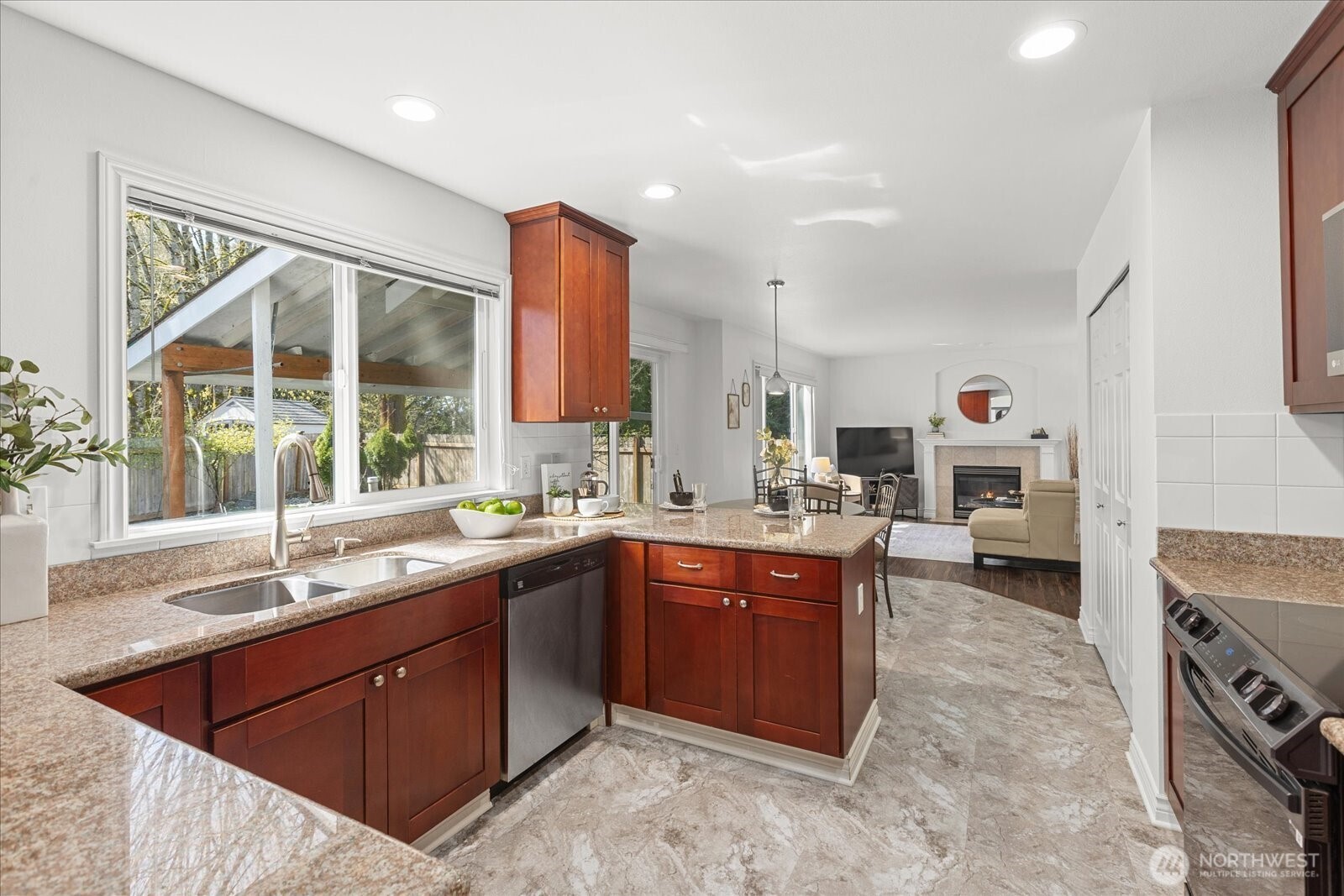 3930 Pacific Place , Mukilteo, WA 98275