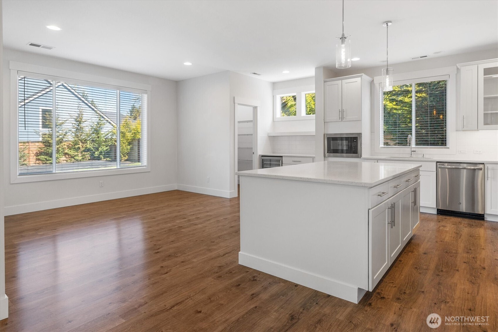 8711 27th Street E, Edgewood, WA 98371