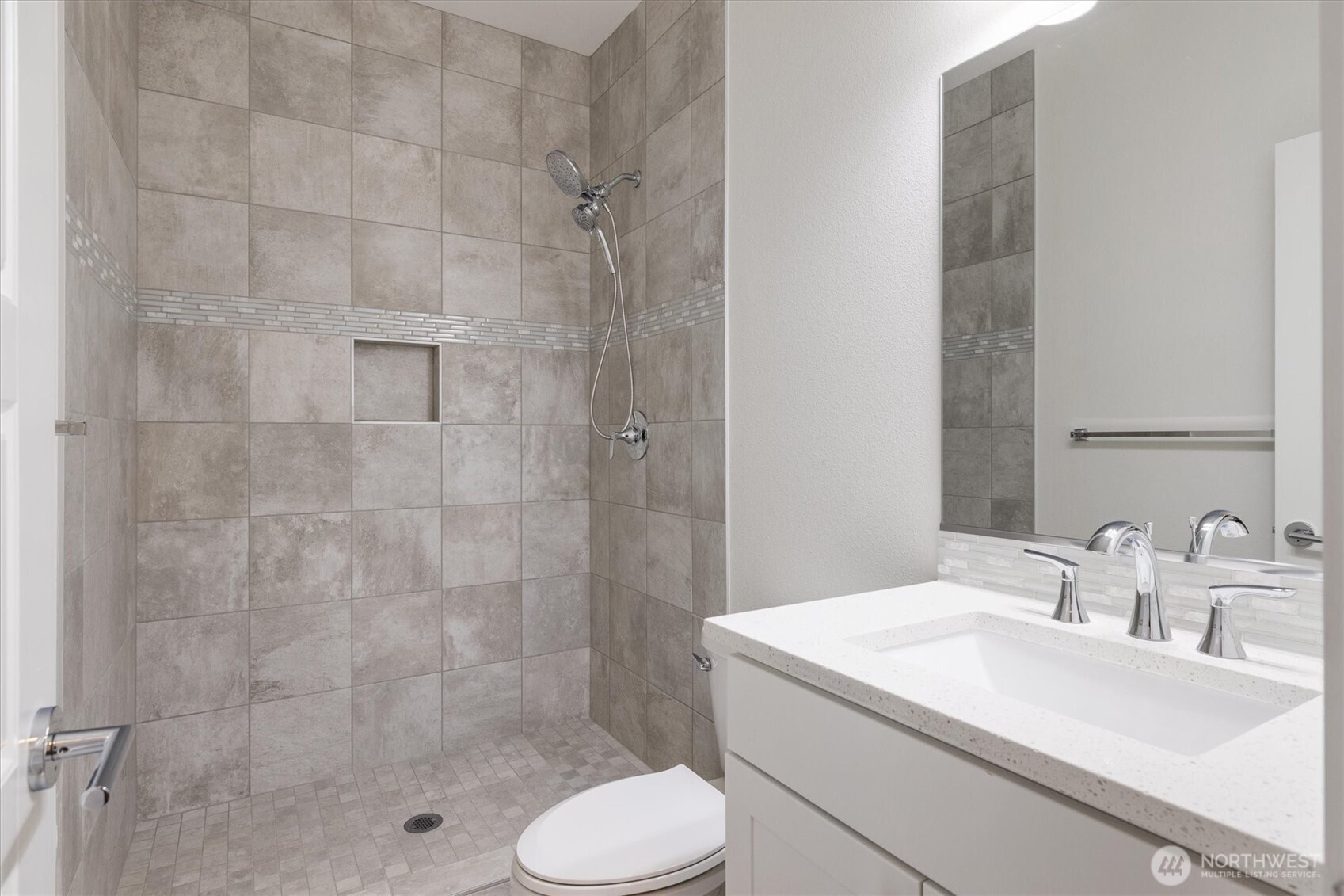 8711 27th Street E, Edgewood, WA 98371