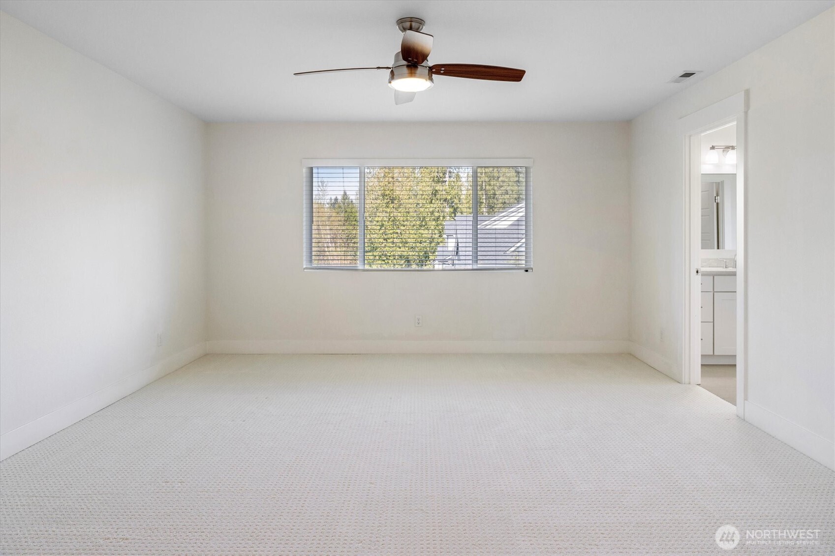 8711 27th Street E, Edgewood, WA 98371