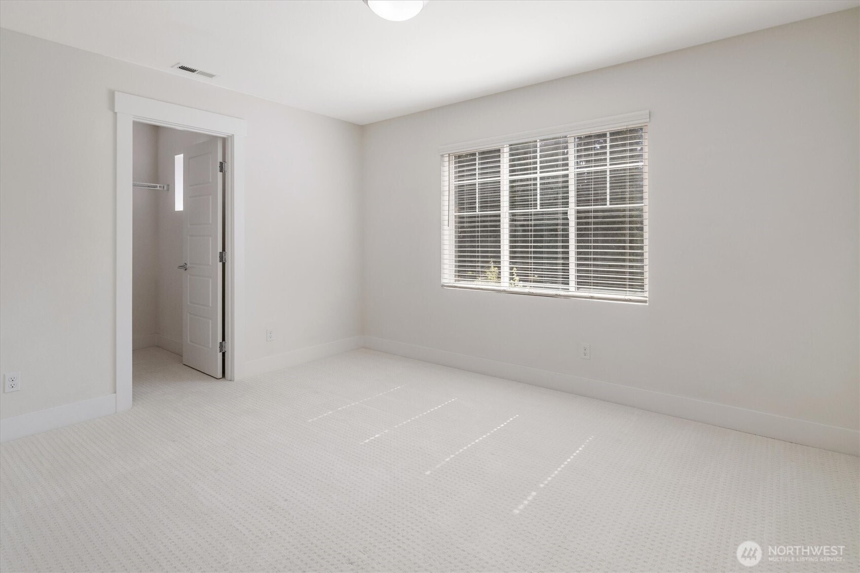 8711 27th Street E, Edgewood, WA 98371