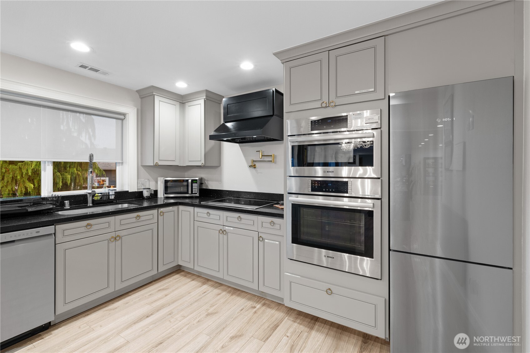 40825 RE Undisclosed , Mukilteo, WA 98275