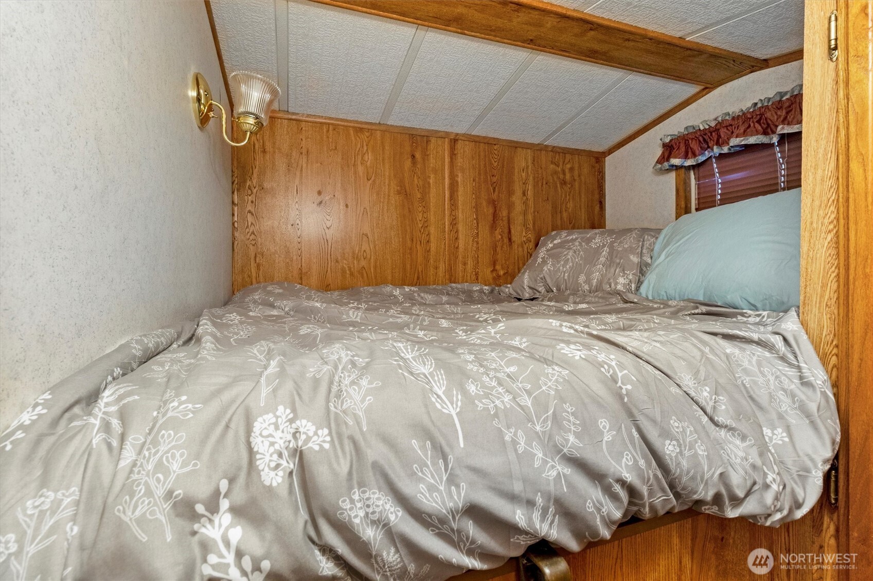 137 1 Jasper Trail , Deming, WA 98244