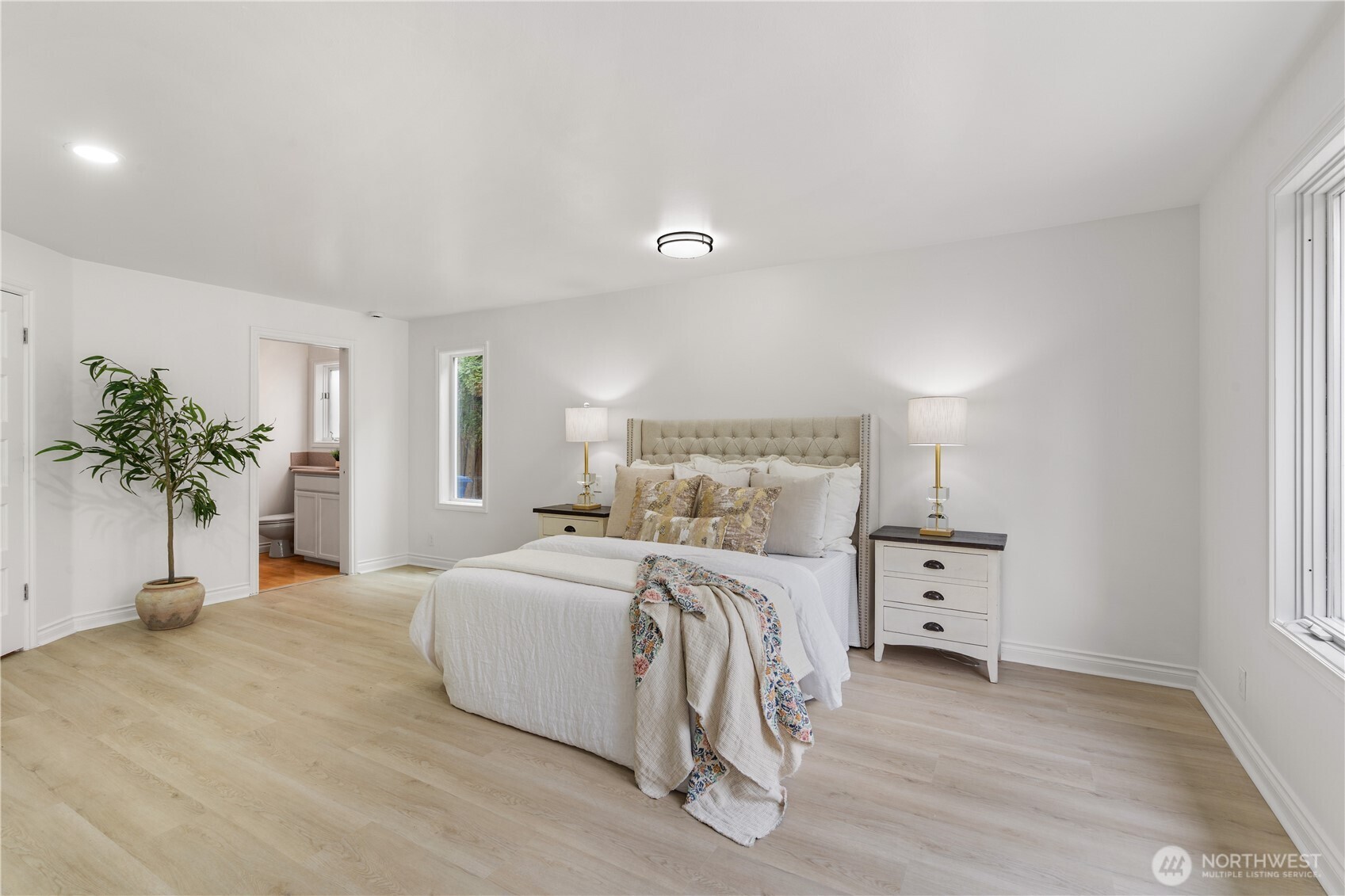 14021 SE 64th St , Bellevue, WA 98006