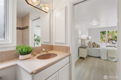14021 SE 64th St , Bellevue, WA 98006 - Photo 15