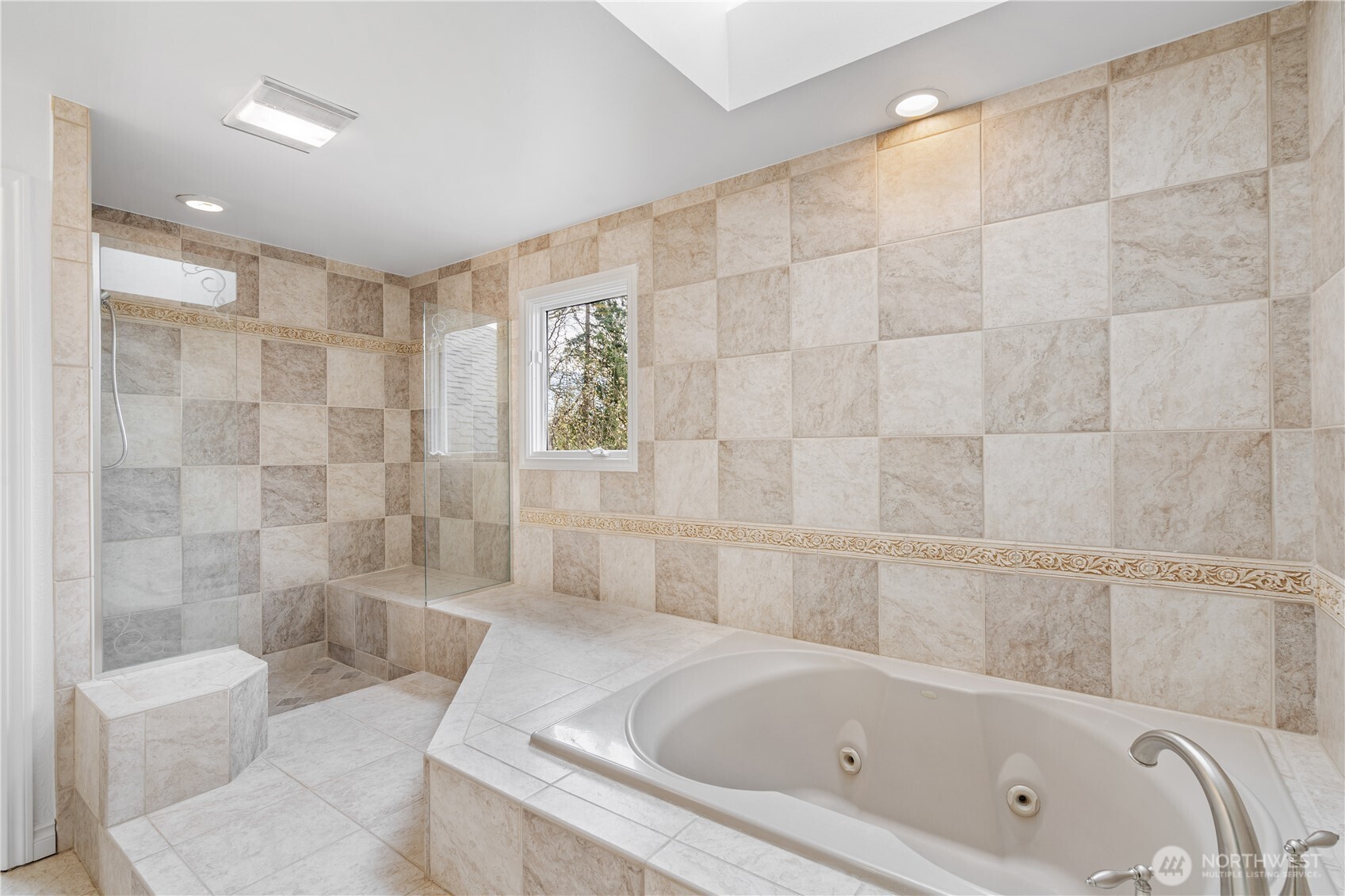 14021 SE 64th St , Bellevue, WA 98006