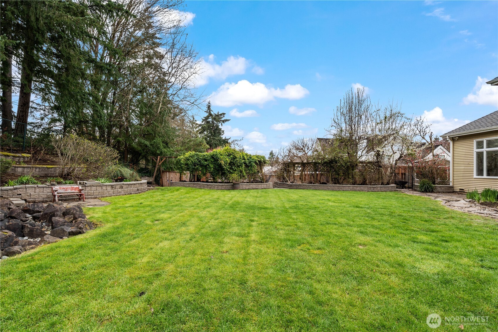 14021 SE 64th St , Bellevue, WA 98006