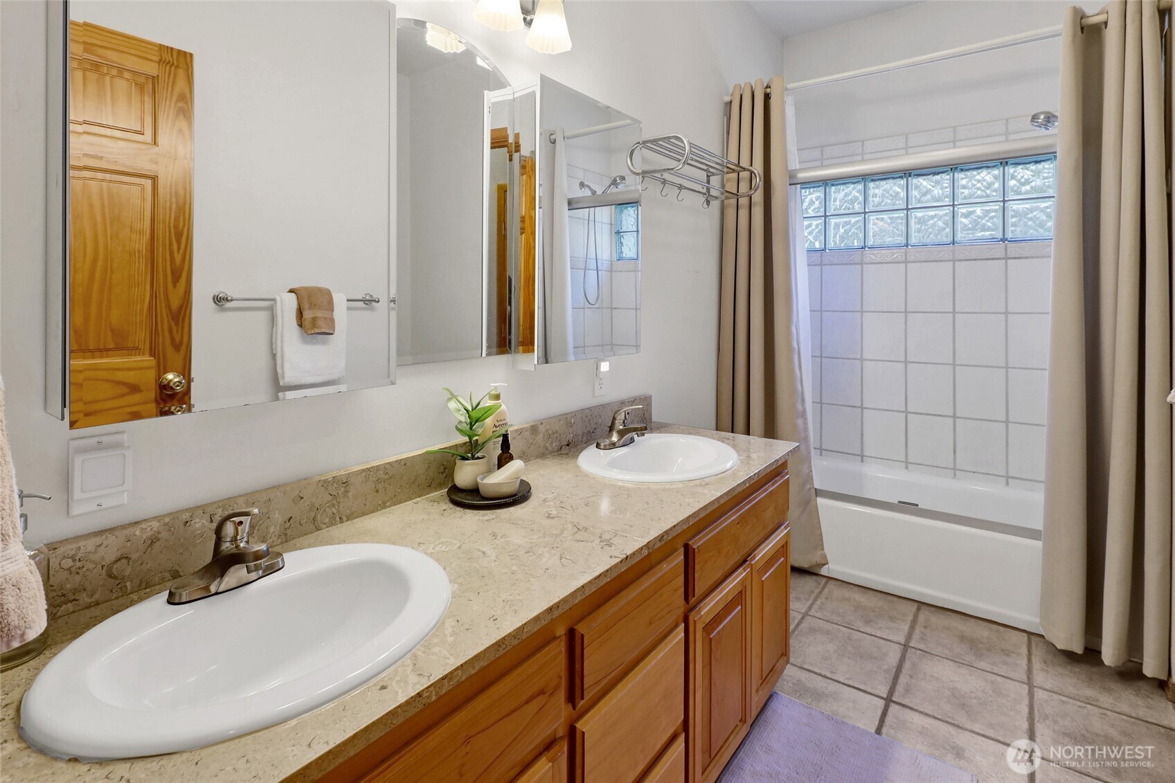 5065 Zander Drive , Bellingham, WA 98226