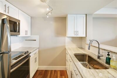 1125 E Olive Street #101, Seattle, WA 98122 - Photo 2