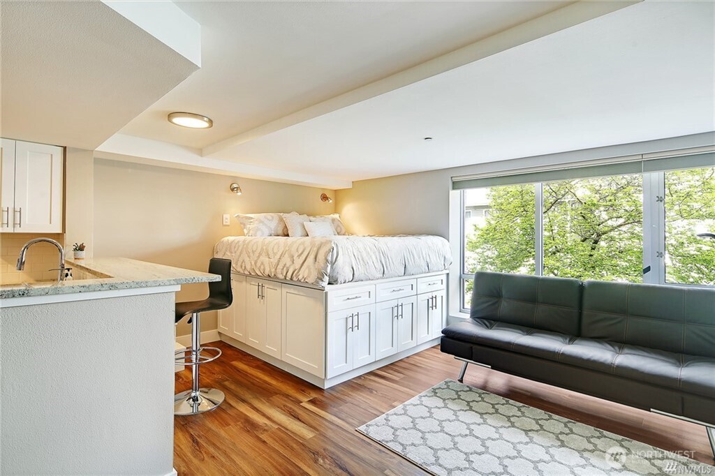 1125 E Olive Street #101, Seattle, WA 98122