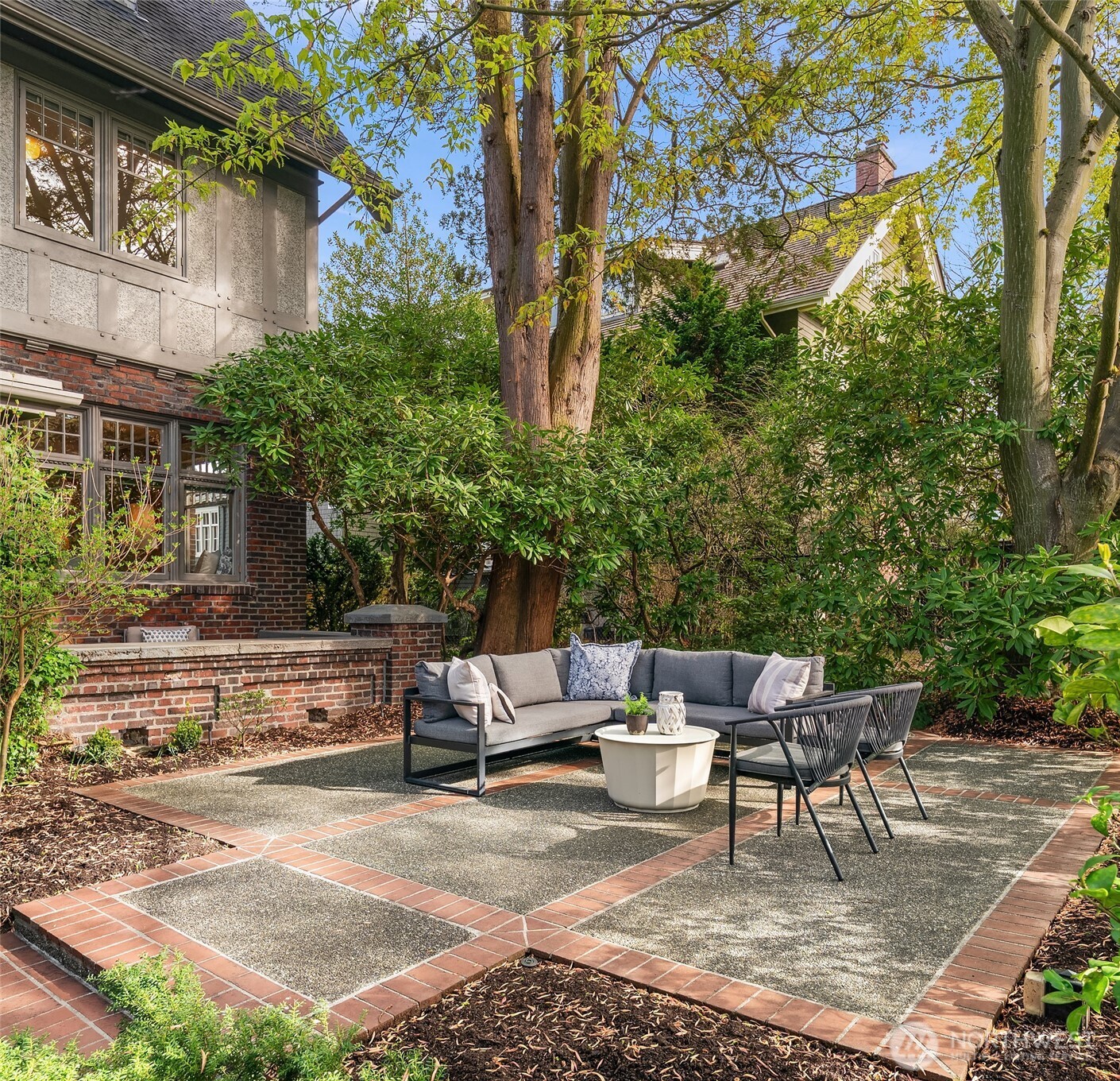 1212 21st Avenue E, Seattle, WA 98112