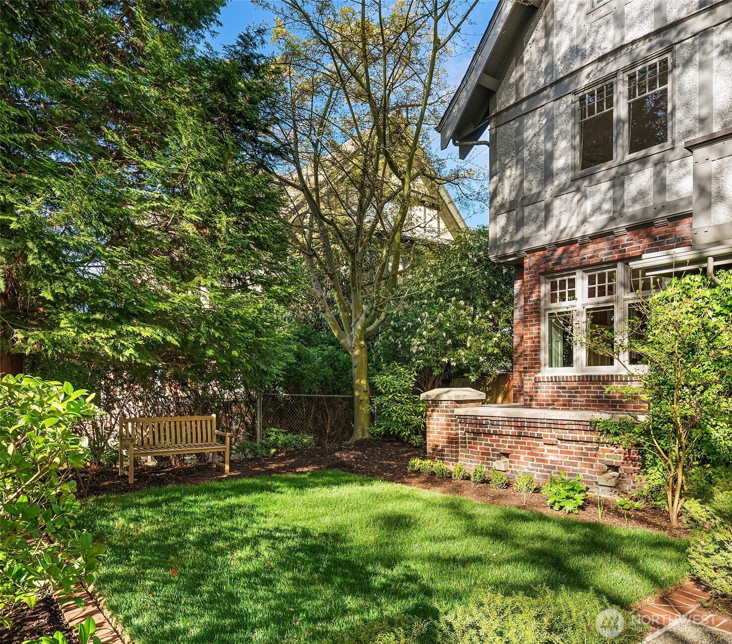 1212 21st Avenue E, Seattle, WA 98112