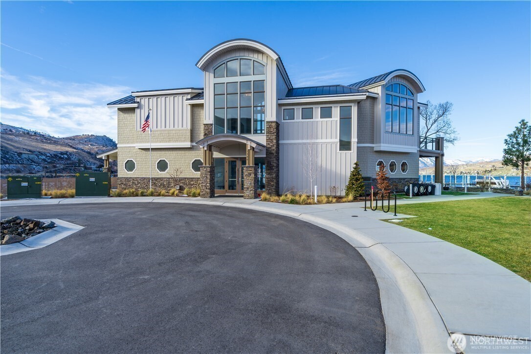 1350 W Woodin Avenue #EDE1, Chelan, WA 98816