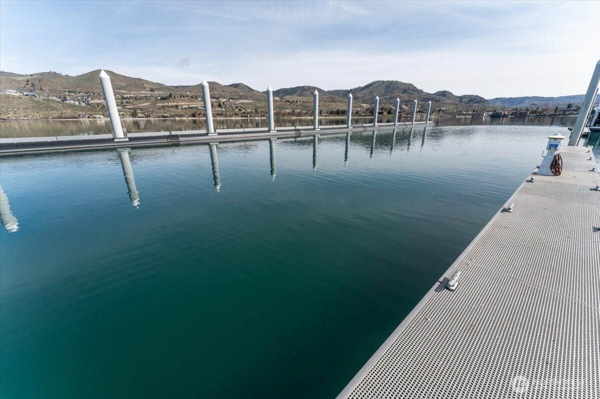 1350 W Woodin Avenue #EDE1, Chelan, WA 98816